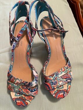 Gianni Bini Multicolor Paisley Strappy Women's Sandals